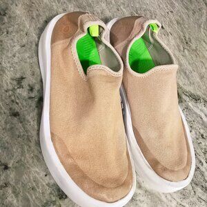 OOFOS OOmega eeZee Low Shoes, Size 8